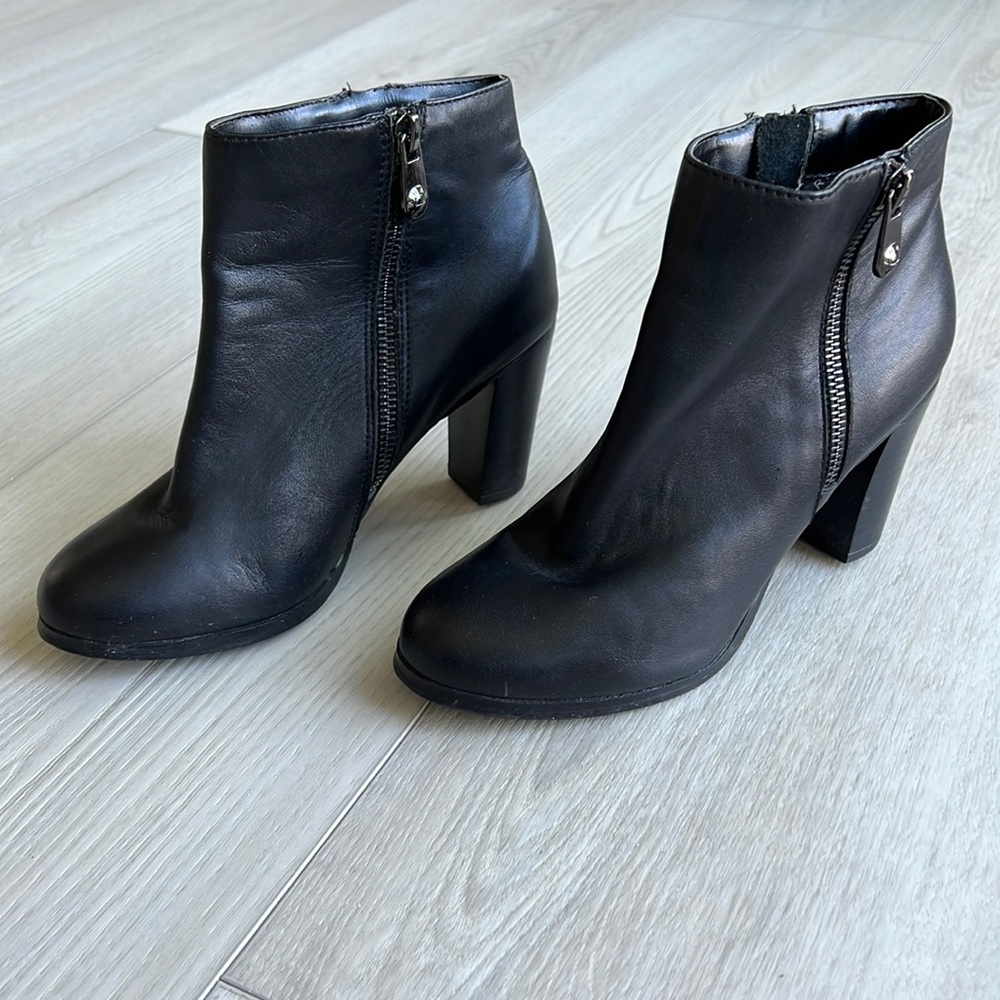 Tahari soft black genuine leather booties